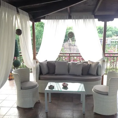 Niki Casa de Férias Néos Marmarás