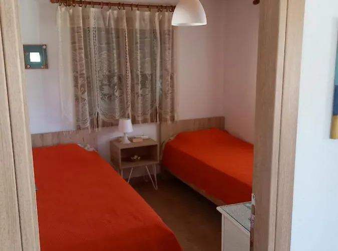 Niki Сasa de vacaciones Neos Marmaras